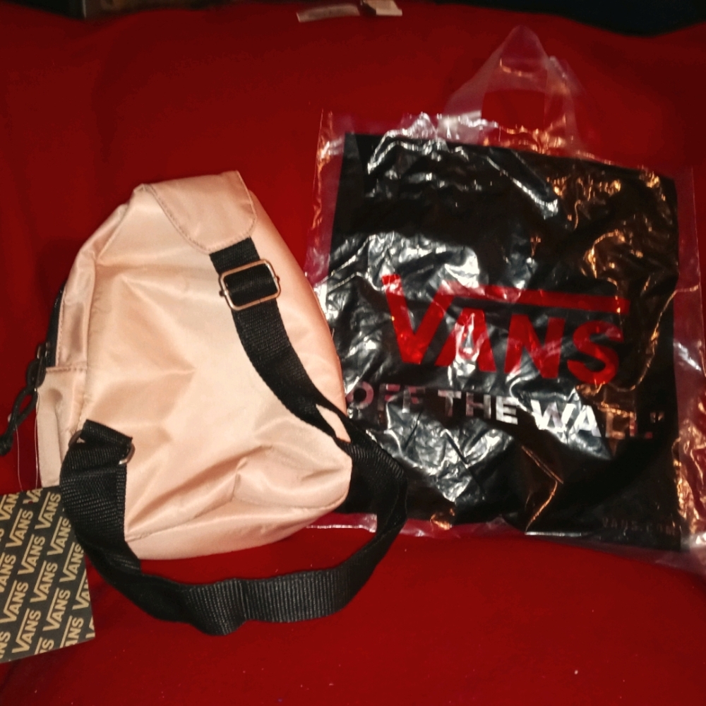 NWTs Small VANS one shoulder Bag